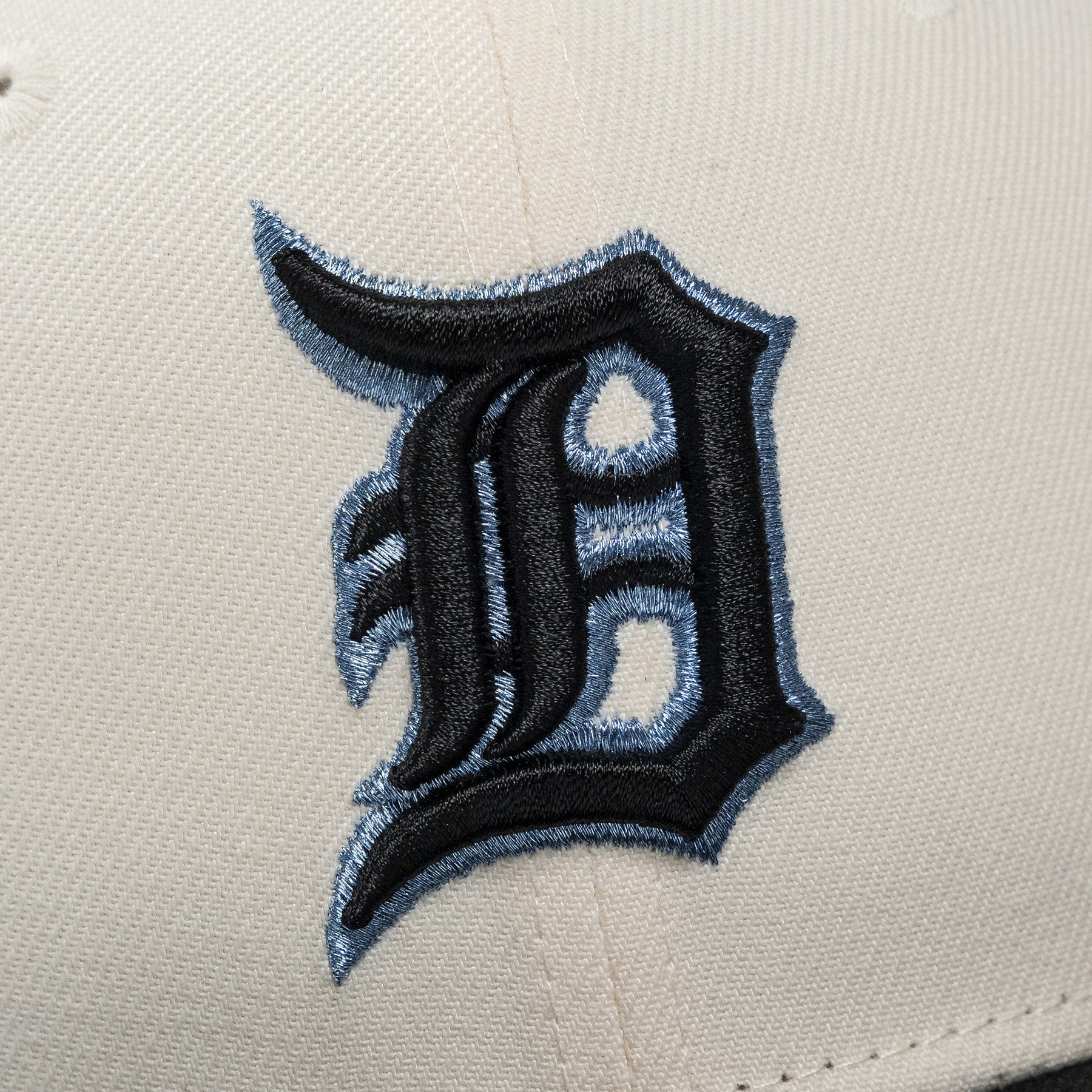Cartoon Connection Tigers 59FIFTY Chrome New Era Hat