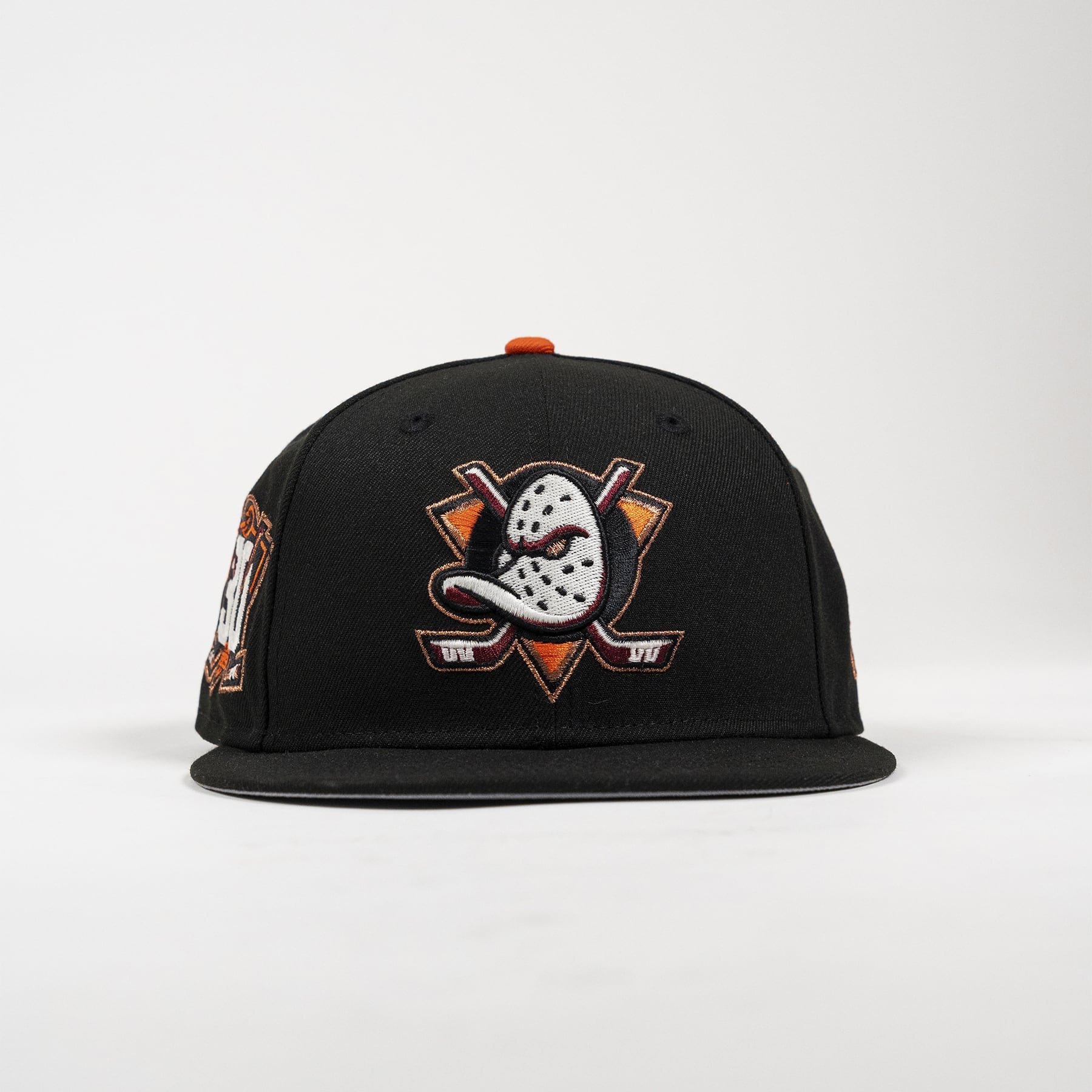 front patch -Anaheim Ducks 30th 59FIFTY New Era Black Hat